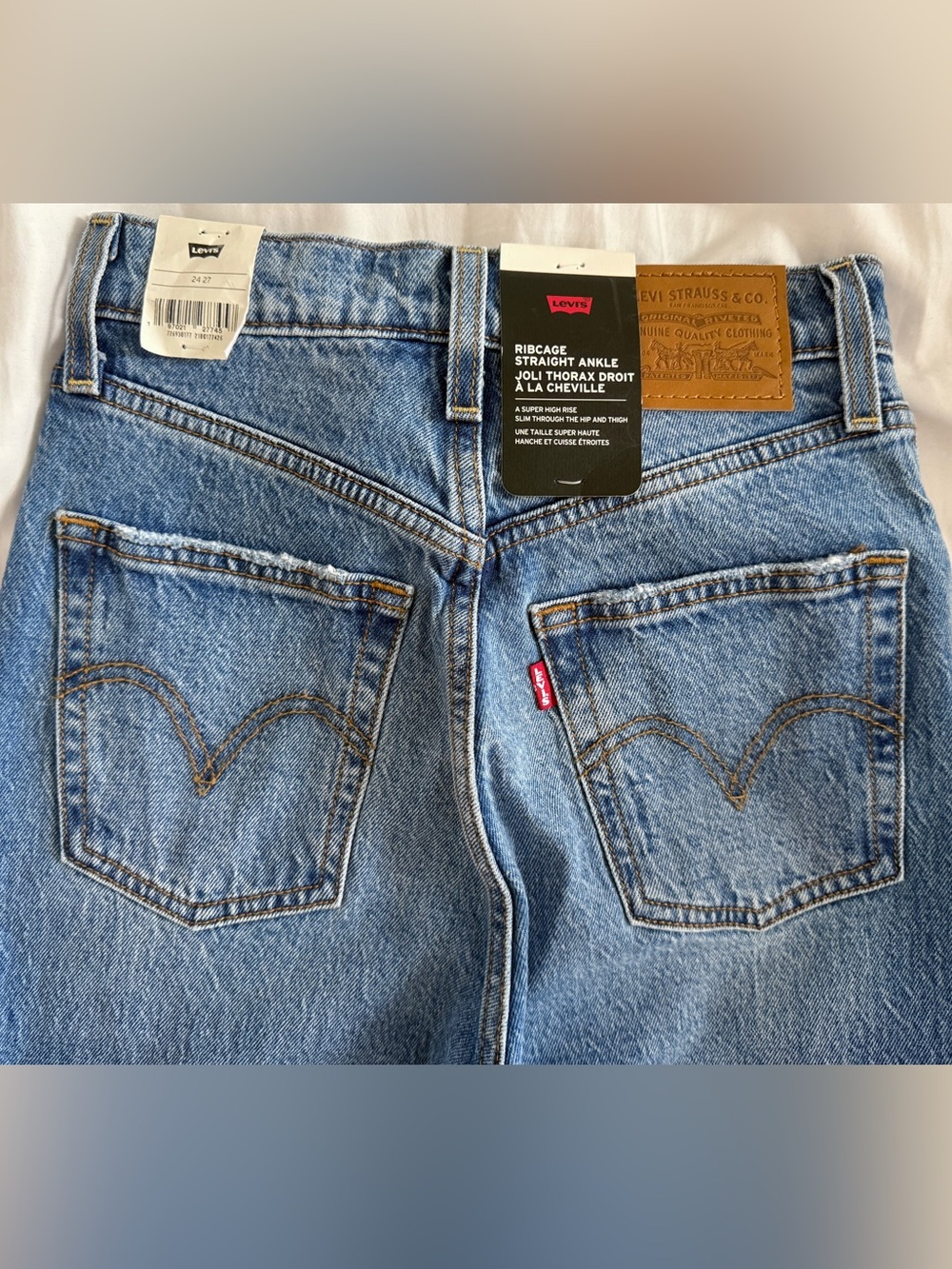 NWT Levi's Women’s Ribcage Straight Ankle 24x27 Medium Blue Denim - Picture 5 of 7